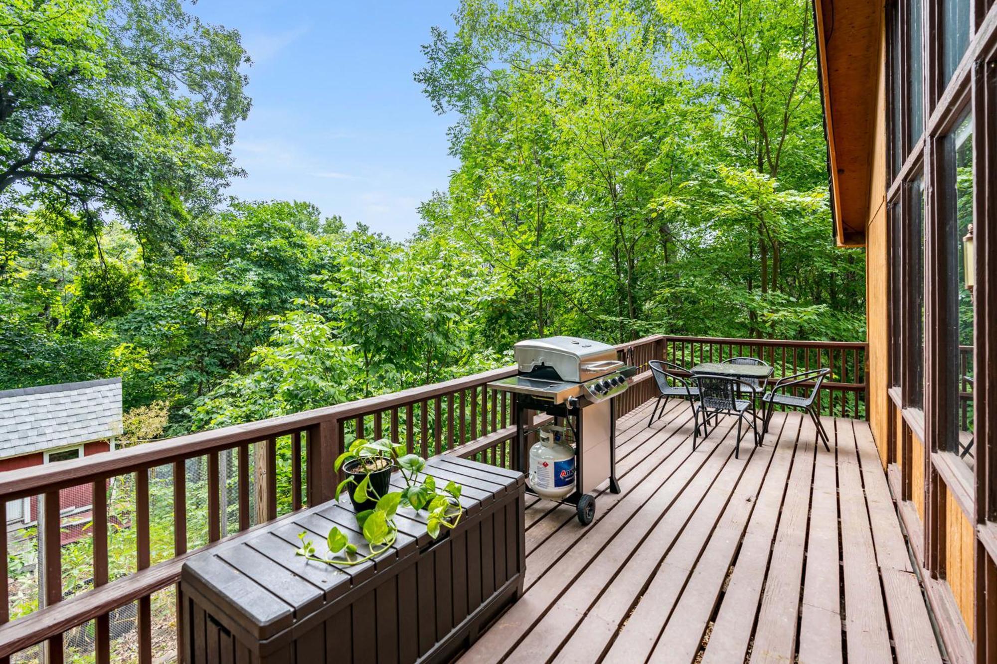Quaint Loft Cabin W Hot Tub, Firepit, Deck & Grill Hedgesville Exterior photo